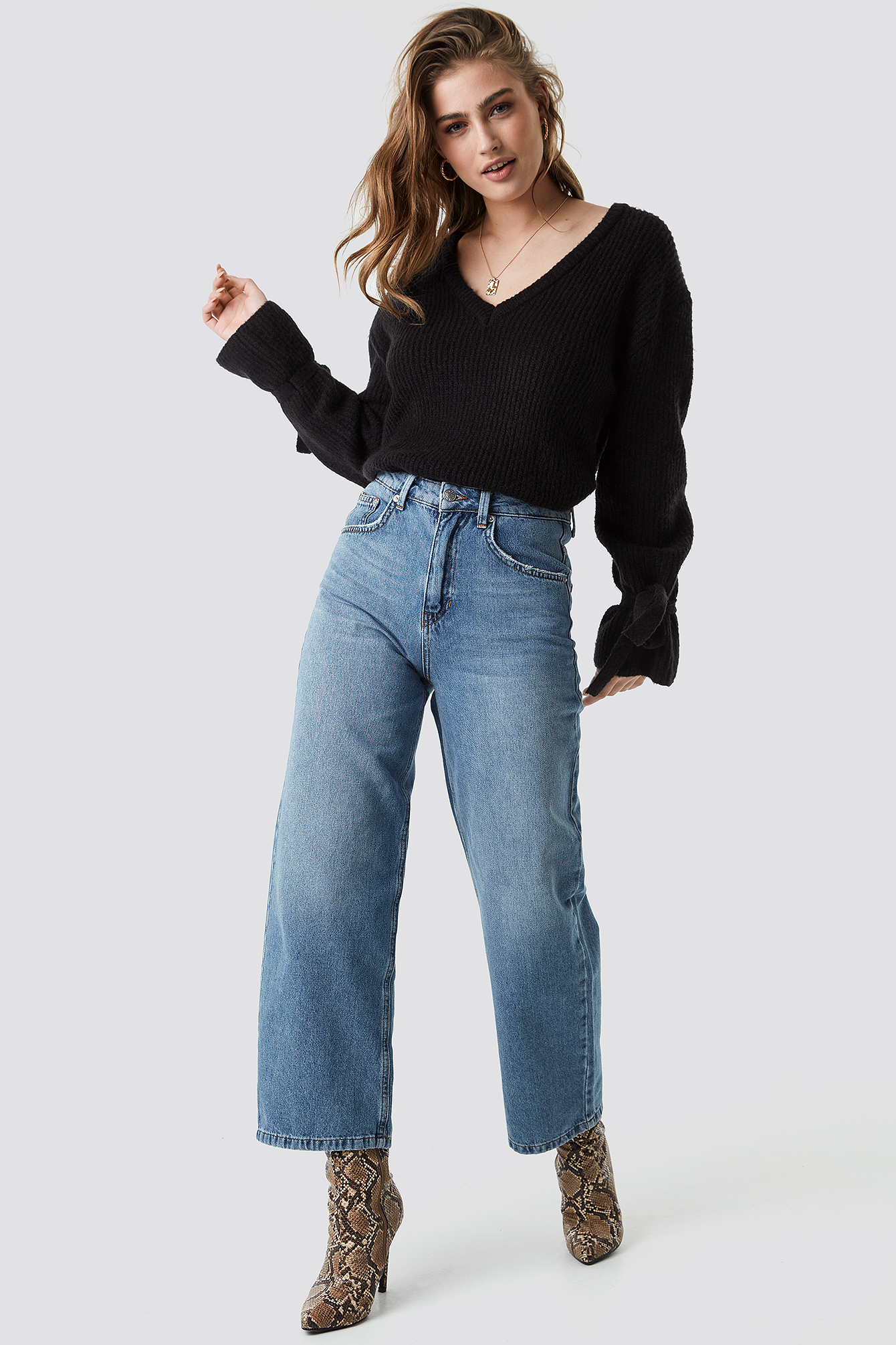 V-Neck Tie Sleeve Sweater NAKDLOUNGE.COM
