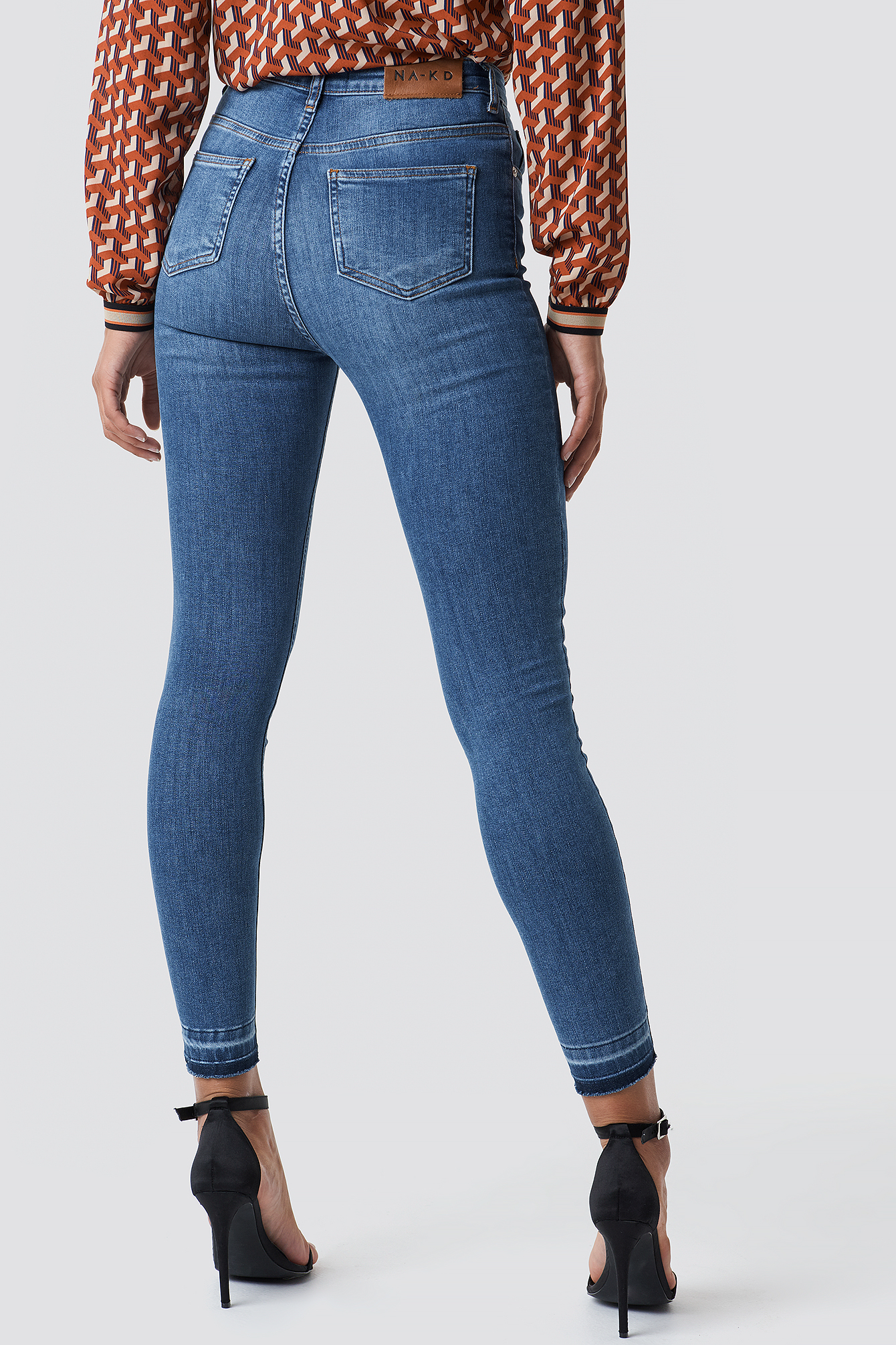 Skinny High Waist Open Hem Jeans NAKDLOUNGE.COM